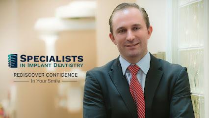 Specialists in Implant Dentistry - General dentist in Naples, FL