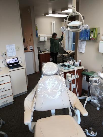 Richard R. Walker - Periodontist in Chehalis, WA