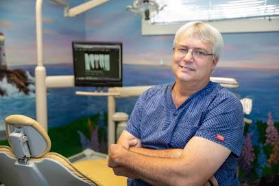 Neil Hoss, DMD - General dentist in Tolland, CT