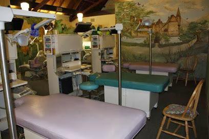Lindsey A Robinson, DDS - Pediatric dentist in Grass Valley, CA