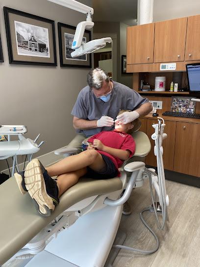 Hilton David DDS - General dentist in Alexandria, LA