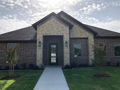 Leonard Smiles - General dentist in Leonard, TX