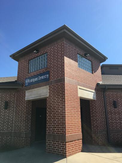Rodriguez Dentistry - General dentist in Springdale, AR