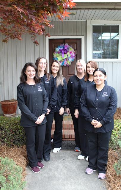 Claxton Smiles - General dentist in Claxton, GA