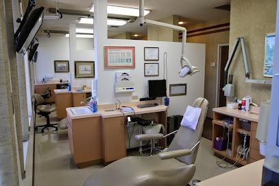 William B Thomas DDS - General dentist in Lake Elsinore, CA
