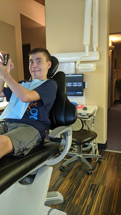 Eric Van Sluyters DDS FAGD PC - General dentist in Glendale, AZ