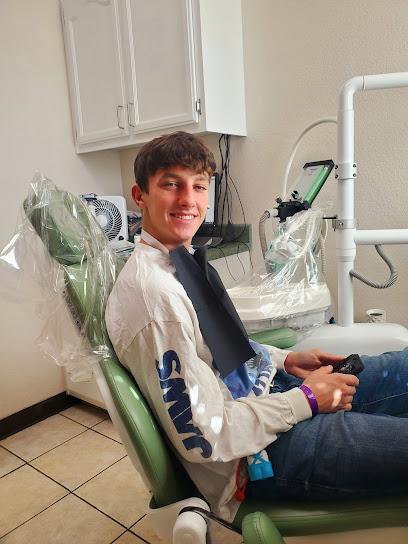 Apple Dental Center - General dentist in Apple Valley, CA