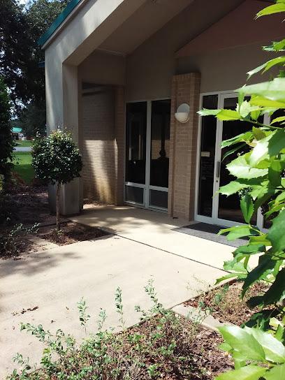 Roberto V Pischek, DMD - General dentist in Robertsdale, AL
