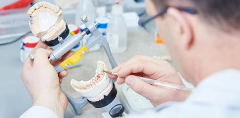 Dr. Sameh Aknouk Dental Services PC - General dentist in Bronx, NY
