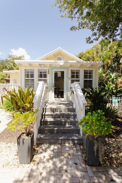 Dr. Linda Holliday DMD - General dentist in Lake Worth Beach, FL