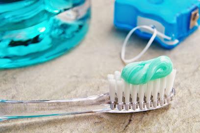 Stephen A. Solomon, DMD and Associates - General dentist in Putnam, CT