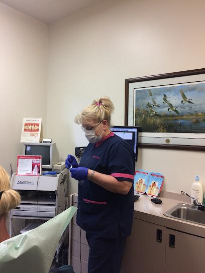 Carmony Neil w DDS - General dentist in Texarkana, AR